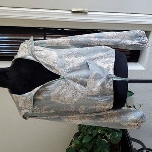 💛NWT L Hurley Top